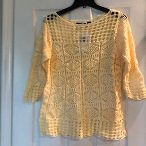 Cute open knit yellow top 3/4 length sleeves